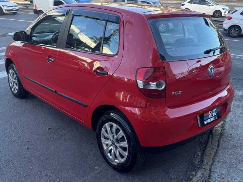 VOLKSWAGEN - FOX - 2004/2004 - Vermelha - R$ 24.990,00
