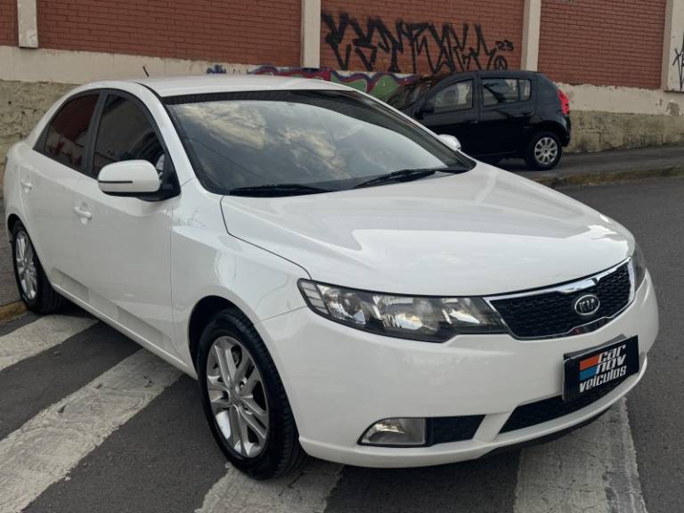 KIA MOTORS - CERATO - 2011/2011 - Branca - R$ 46.900,00