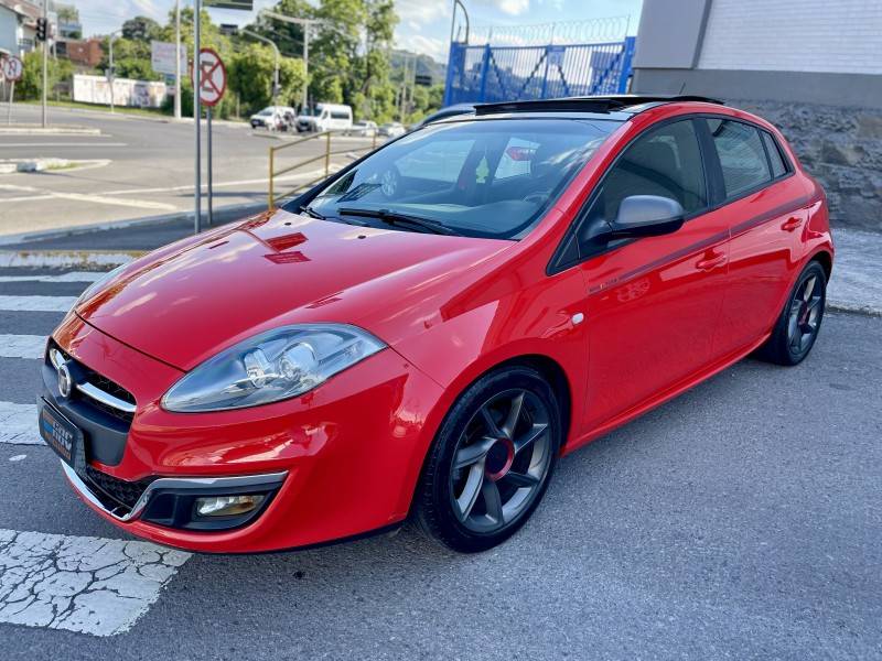 FIAT - BRAVO - 2016/2016 - Vermelha - R$ 59.900,00