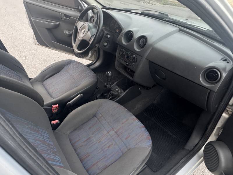 CHEVROLET - CELTA - 2010/2010 - Prata - R$ 29.900,00