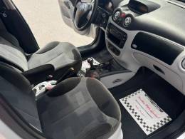 CITROËN - C3 - 2003/2003 - Prata - R$ 19.900,00