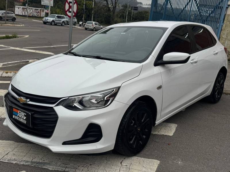 CHEVROLET - ONIX - 2020/2020 - Branca - R$ 61.800,00