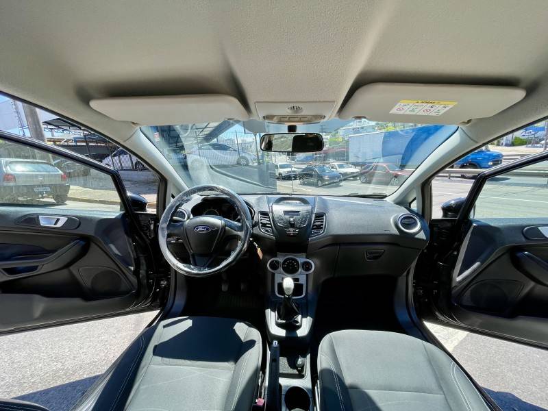 FORD - FIESTA - 2016/2017 - Cinza - R$ 51.900,00