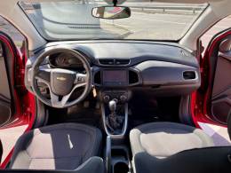 CHEVROLET - ONIX - 2015/2016 - Vermelha - R$ 55.900,00