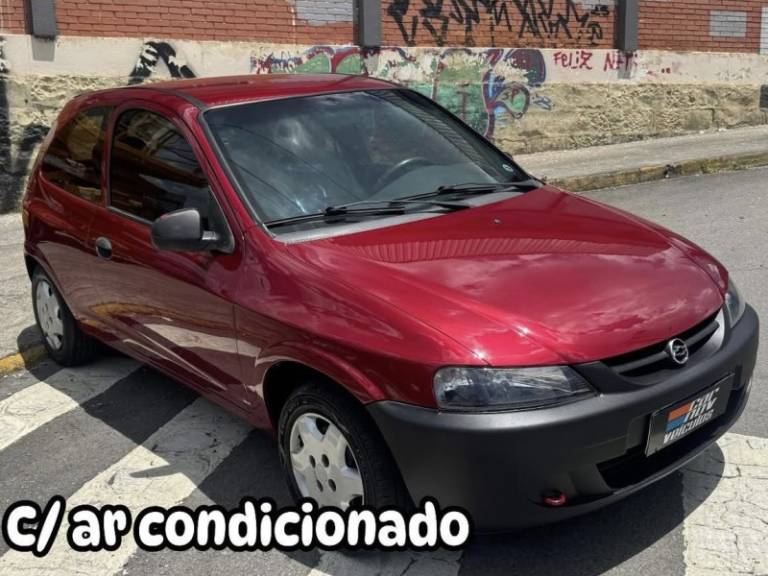 CHEVROLET - CELTA - 2004/2004 - Vermelha - R$ 18.900,00