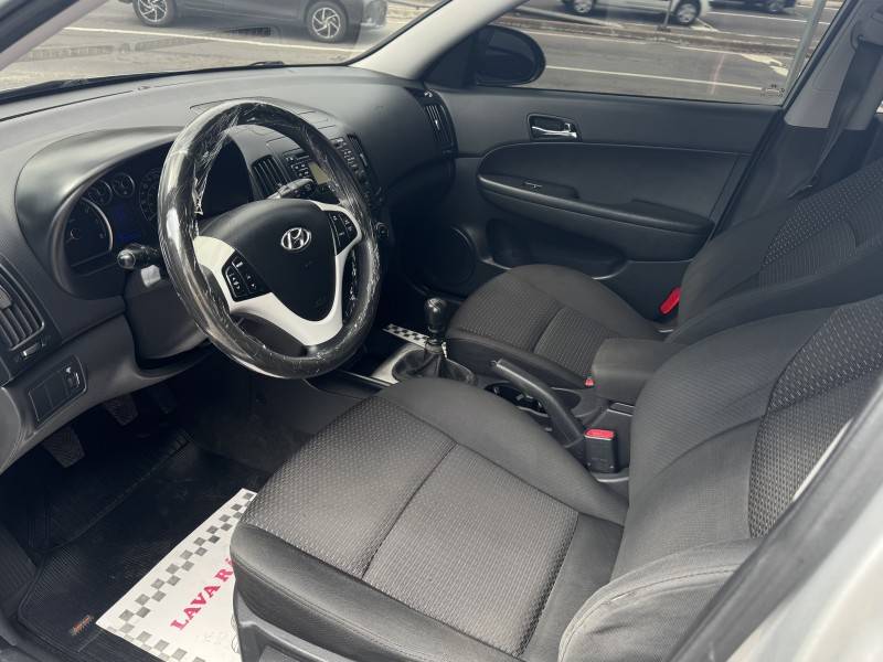 HYUNDAI - I30 - 2011/2011 - Prata - R$ 43.900,00