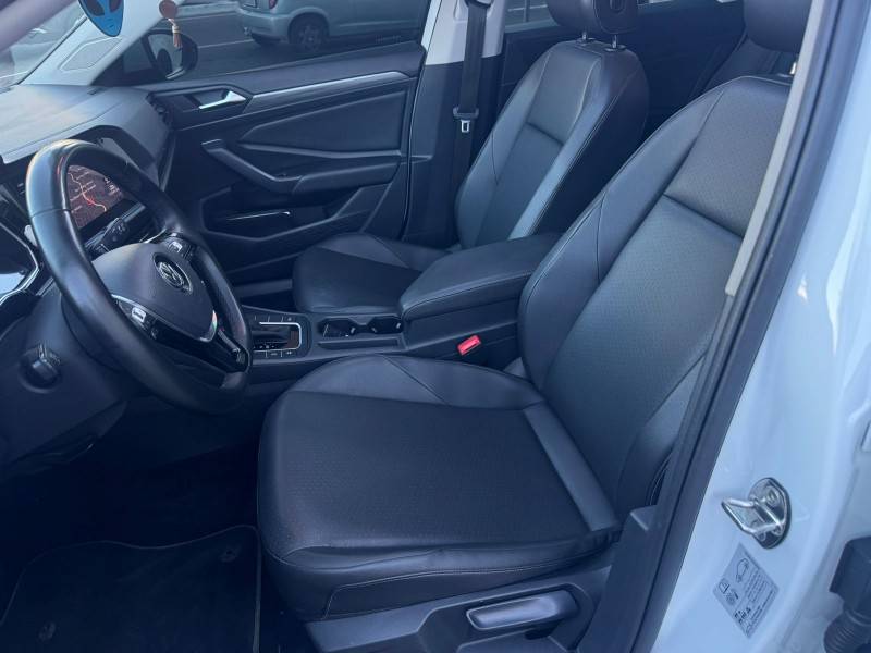 VOLKSWAGEN - JETTA - 2019/2019 - Branca - R$ 108.900,00