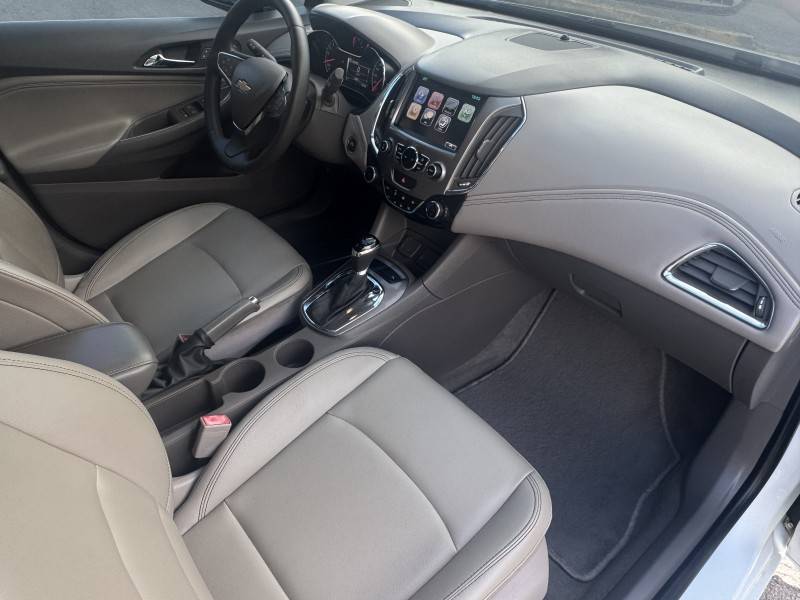 CHEVROLET - CRUZE - 2019/2019 - Branca - R$ 106.800,00