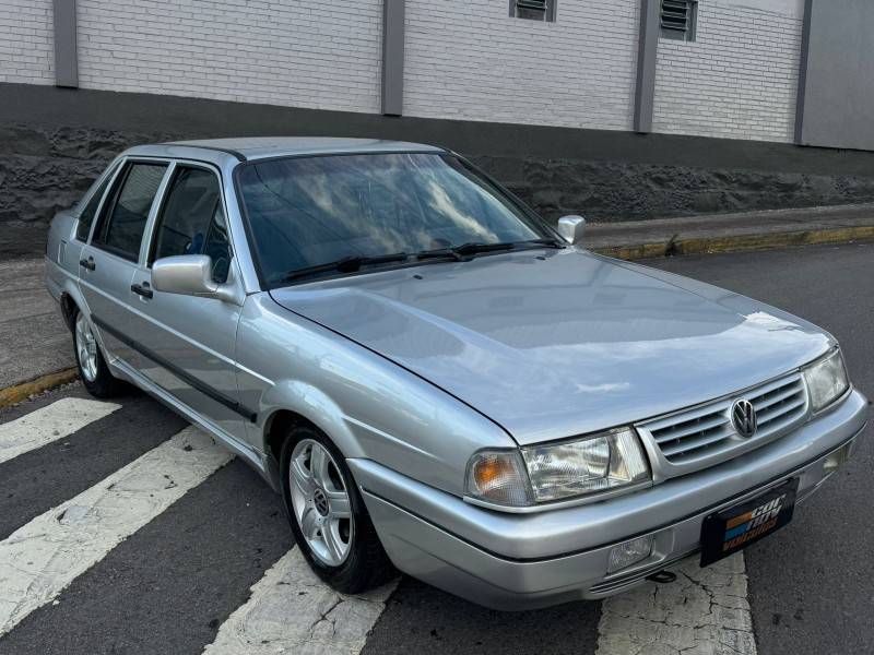 VOLKSWAGEN - SANTANA - 1994/1995 - Prata - R$ 18.900,00