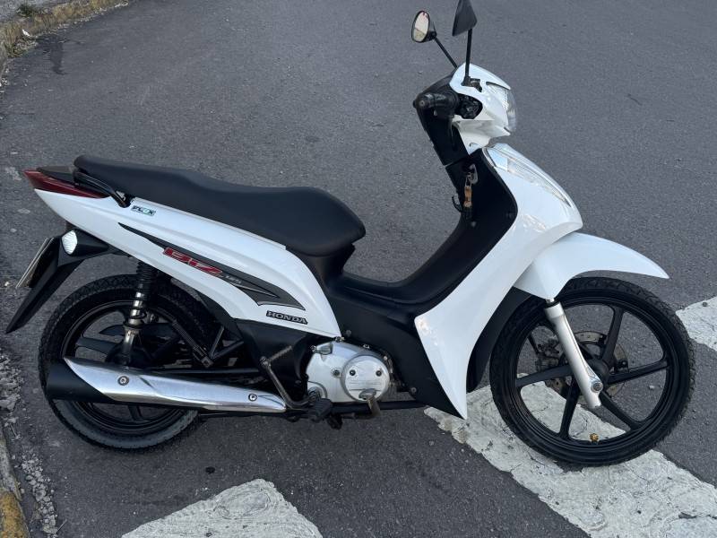 HONDA - BIZ 125 - 2012/2013 - Branca - R$ 12.900,00