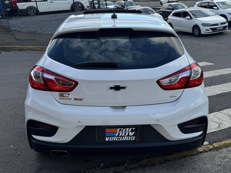 CHEVROLET - CRUZE - 2019/2019 - Branca - R$ 106.800,00