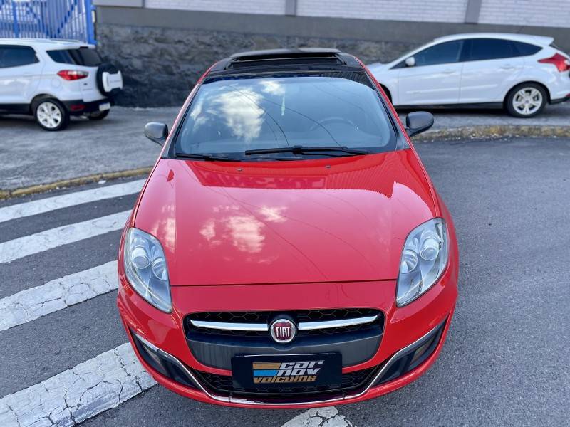 FIAT - BRAVO - 2016/2016 - Vermelha - R$ 59.900,00