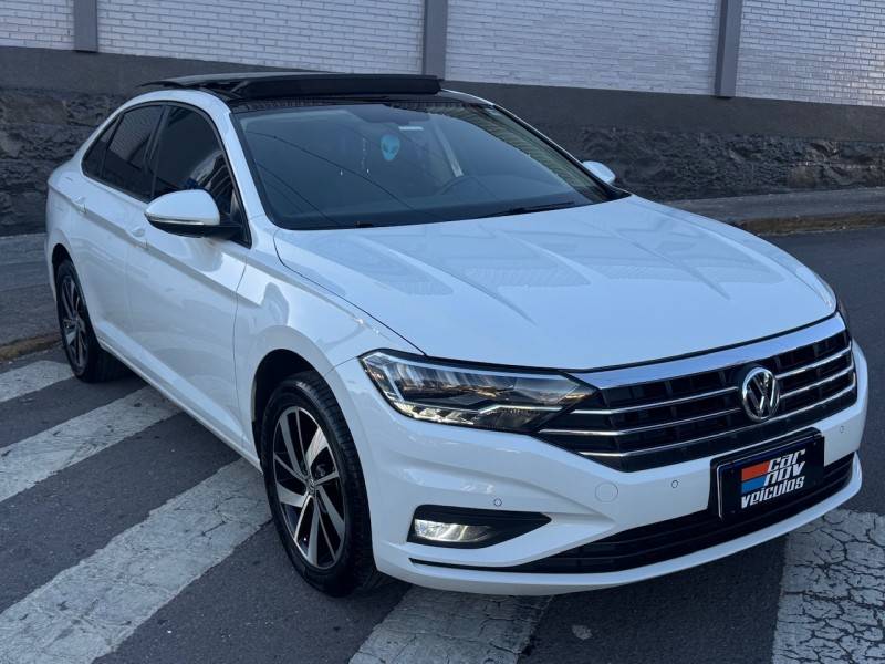 VOLKSWAGEN - JETTA - 2019/2019 - Branca - R$ 108.900,00