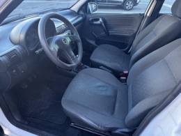 CHEVROLET - CORSA - 2005/2005 - Branca - R$ 22.900,00