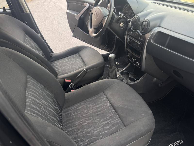 RENAULT - SANDERO - 2012/2012 - Preta - R$ 29.900,00