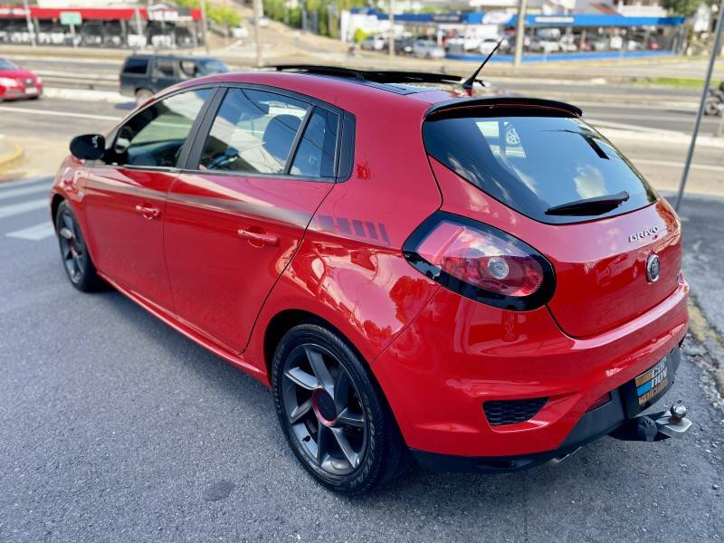 FIAT - BRAVO - 2016/2016 - Vermelha - R$ 59.900,00