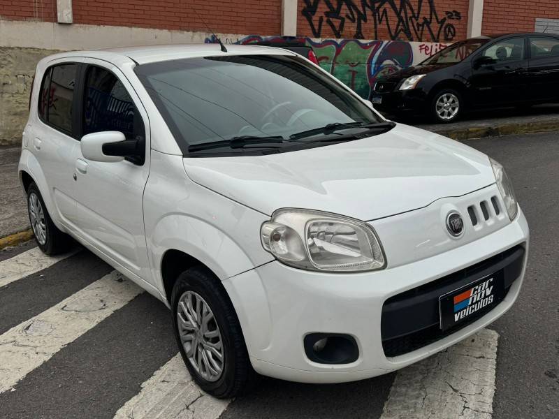 FIAT - UNO - 2012/2012 - Branca - R$ 28.900,00
