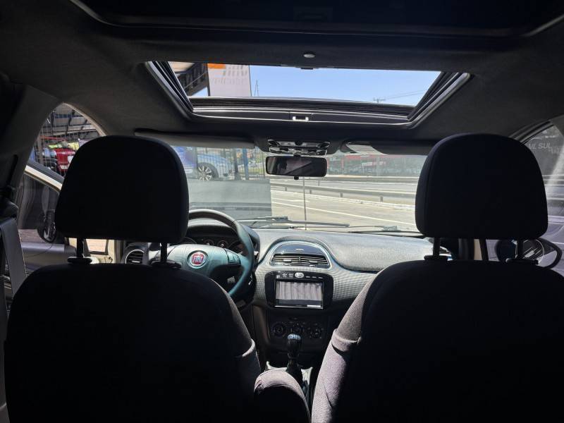 FIAT - PUNTO - 2014/2014 - Branca - R$ 53.900,00