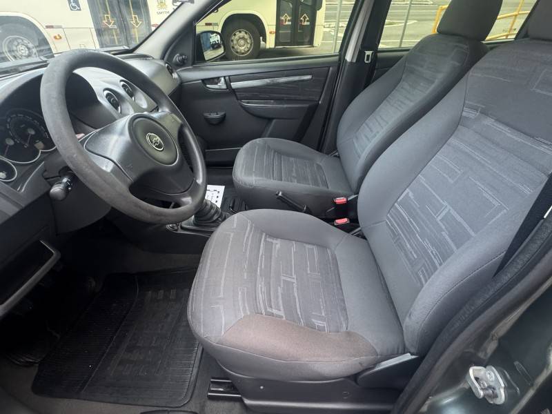 CHEVROLET - PRISMA - 2009/2010 - Verde - R$ 29.900,00