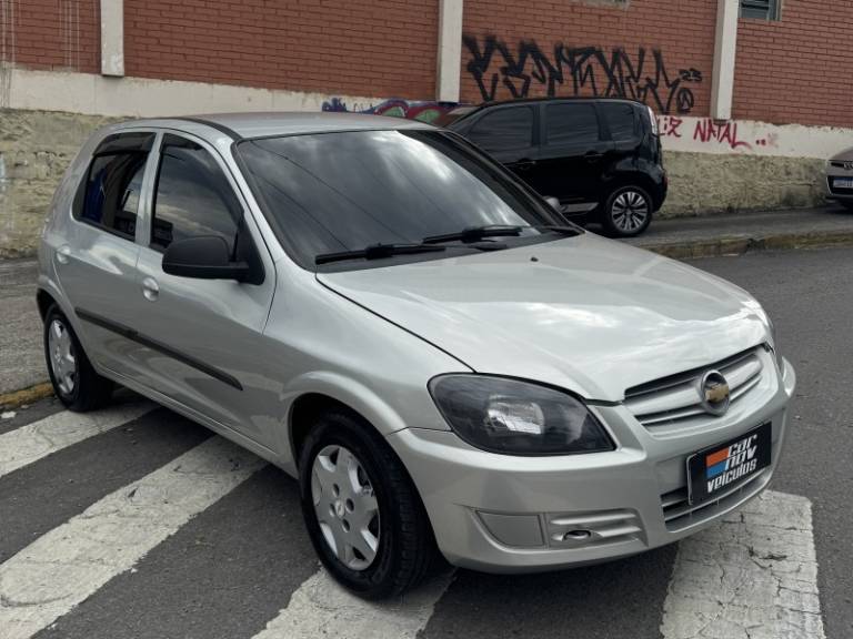 CHEVROLET - CELTA - 2010/2010 - Prata - R$ 29.900,00