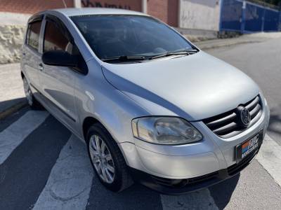 VOLKSWAGEN - FOX - 2007/2008 - Prata - R$ 23.900,00