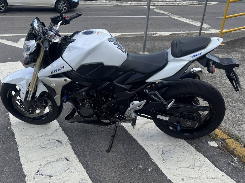 SUZUKI - GSR - 2015/2015 - Branca - R$ 40.900,00