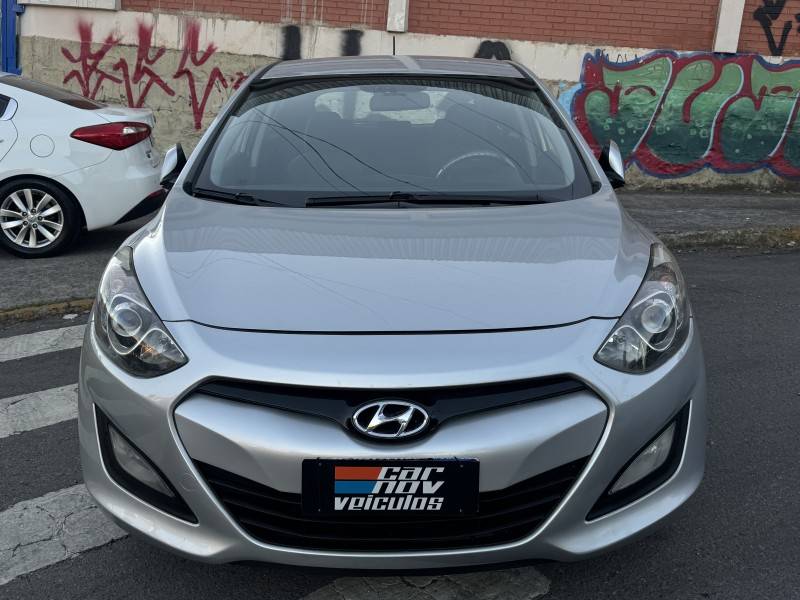 HYUNDAI - I30 - 2013/2013 - Prata - R$ 63.900,00