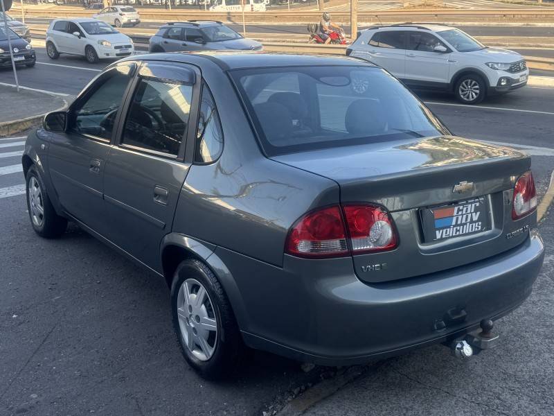 CHEVROLET - CORSA - 2013/2013 - Cinza - R$ 32.900,00