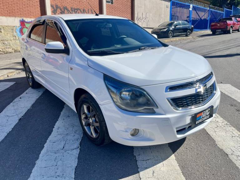 CHEVROLET - COBALT - 2013/2014 - Branca - R$ 38.900,00