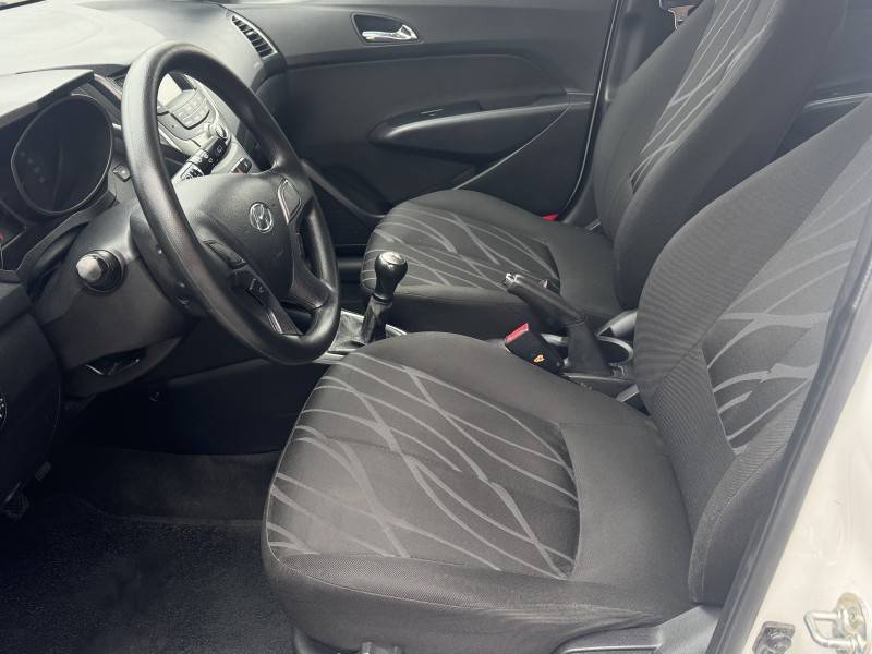 HYUNDAI - HB20 - 2015/2015 - Branca - R$ 44.900,00