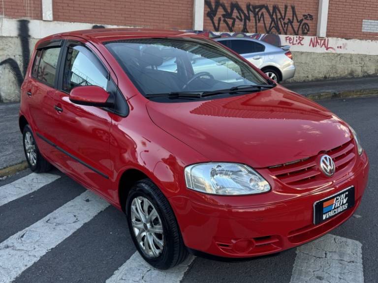 VOLKSWAGEN - FOX - 2004/2004 - Vermelha - R$ 24.990,00