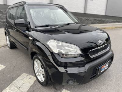 KIA MOTORS - SOUL - 2011/2012 - Preta - R$ 41.900,00