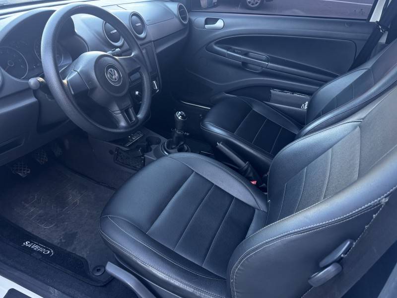VOLKSWAGEN - SAVEIRO - 2014/2014 - Branca - R$ 59.900,00