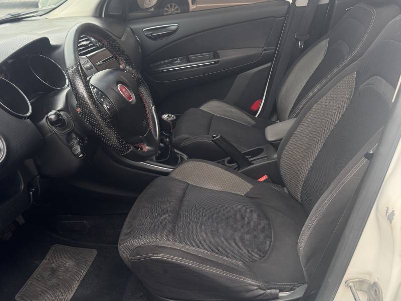 FIAT - BRAVO - 2013/2013 - Branca - R$ 49.900,00
