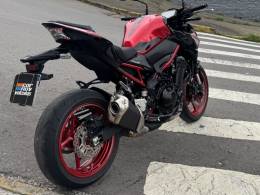 KAWASAKI - Z900 - 2024/2025 - Vermelha - R$ 58.900,00
