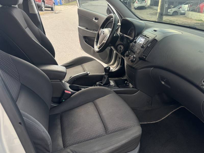 HYUNDAI - I30 - 2012/2012 - Prata - R$ 44.900,00