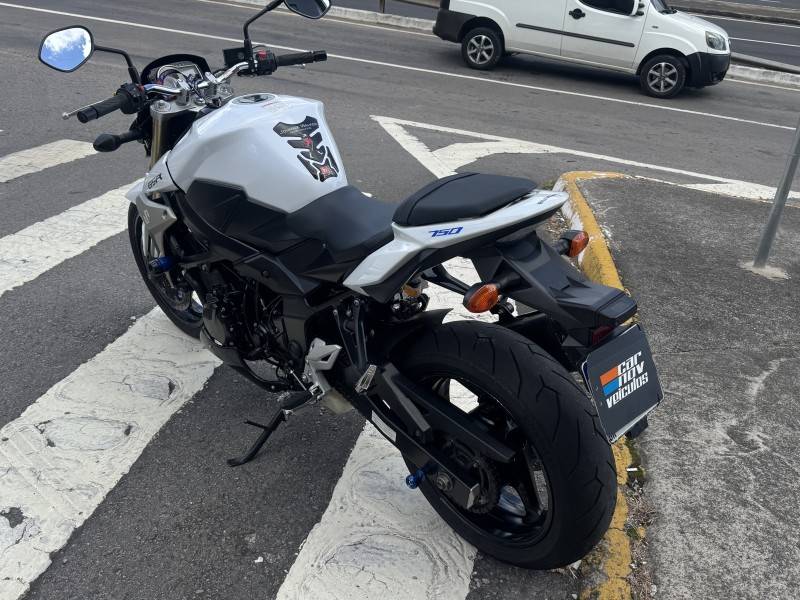 SUZUKI - GSR - 2015/2015 - Branca - R$ 40.900,00