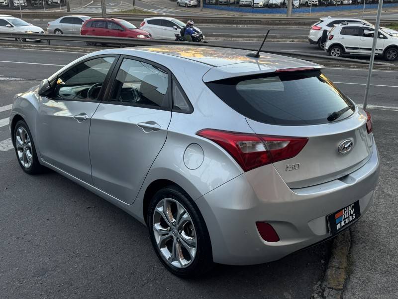 HYUNDAI - I30 - 2013/2013 - Prata - R$ 63.900,00