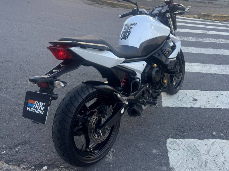 YAMAHA - XJ6 N - 2012/2012 - Branca - R$ 38.900,00