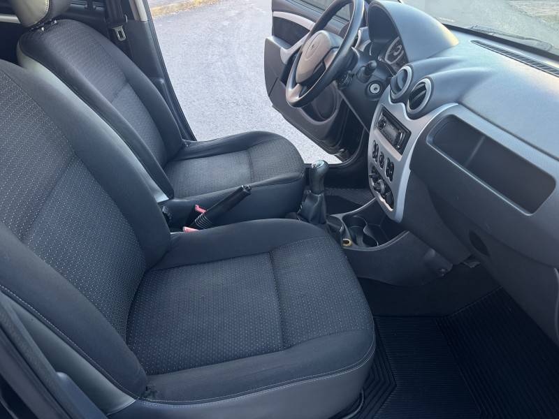 RENAULT - SANDERO - 2009/2009 - Preta - R$ 33.900,00