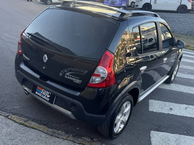 RENAULT - SANDERO - 2009/2009 - Preta - R$ 33.900,00