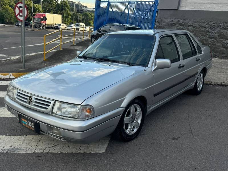 VOLKSWAGEN - SANTANA - 1994/1995 - Prata - R$ 18.900,00