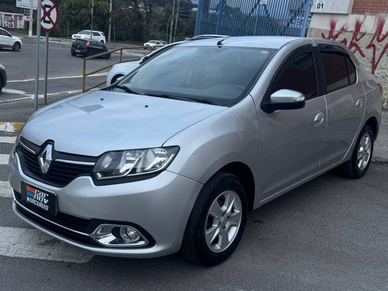 RENAULT - LOGAN - 2015/2015 - Prata - R$ 39.900,00