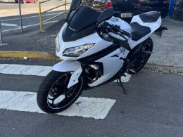 KAWASAKI - NINJA 300 - 2014/2015 - Branca - R$ 23.900,00