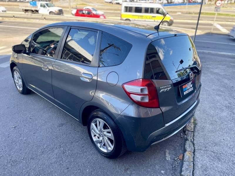 HONDA - FIT - 2012/2013 - Cinza - R$ 45.900,00