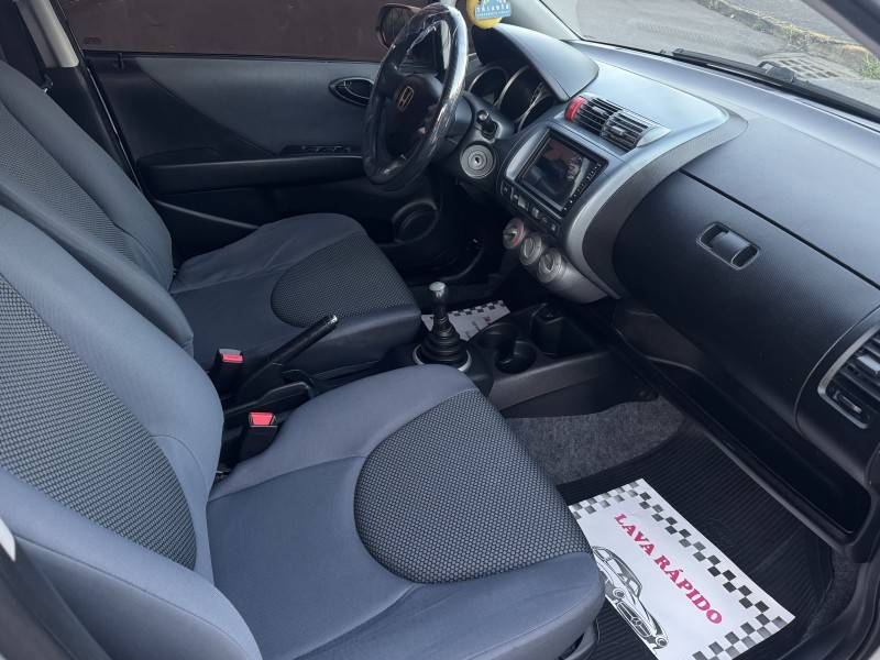 HONDA - FIT - 2007/2007 - Prata - R$ 33.900,00