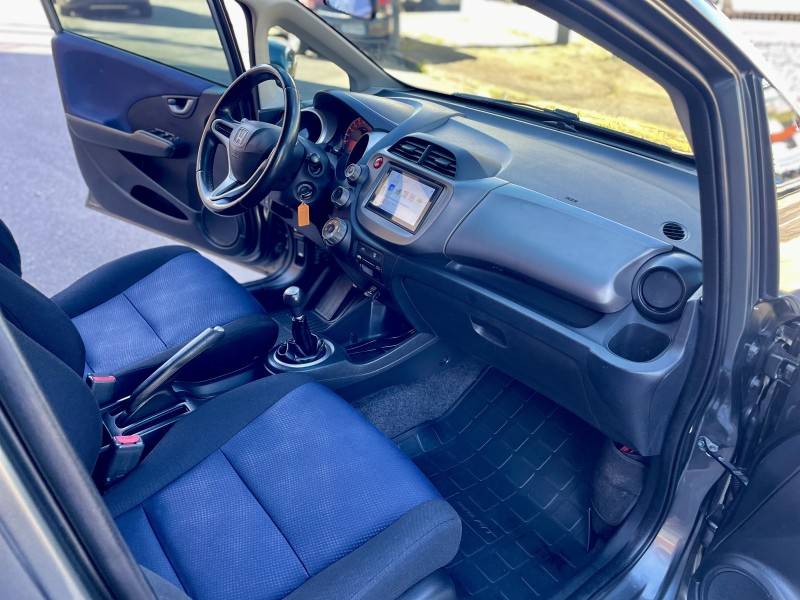 HONDA - FIT - 2012/2013 - Cinza - R$ 45.900,00