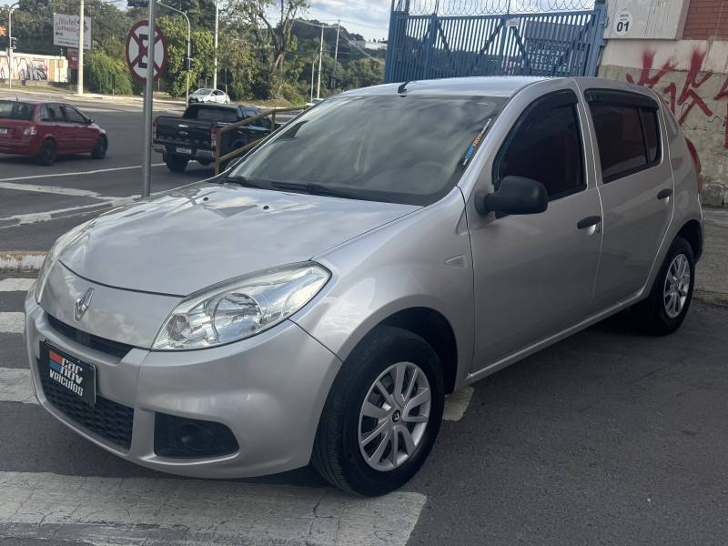 RENAULT - SANDERO - 2012/2012 - Prata - R$ 29.900,00