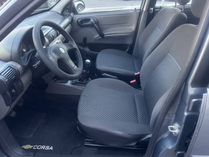 CHEVROLET - CORSA - 2013/2013 - Cinza - R$ 32.900,00
