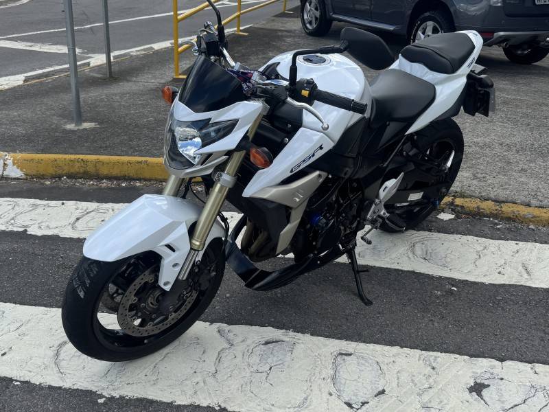 SUZUKI - GSR - 2015/2015 - Branca - R$ 40.900,00